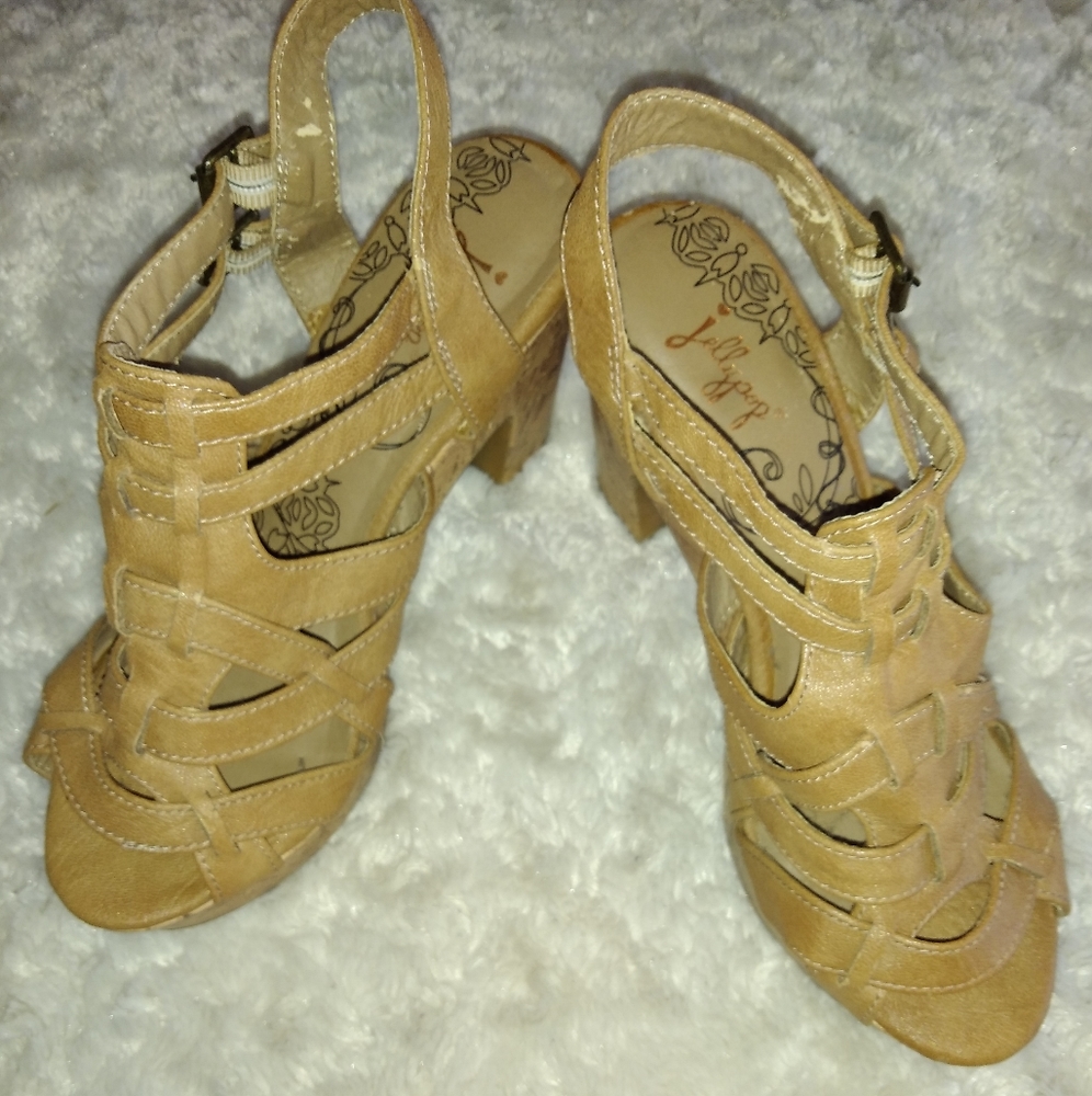 🌞ONE DAY ONLY SALE 🌞 Tan Strappy Heels